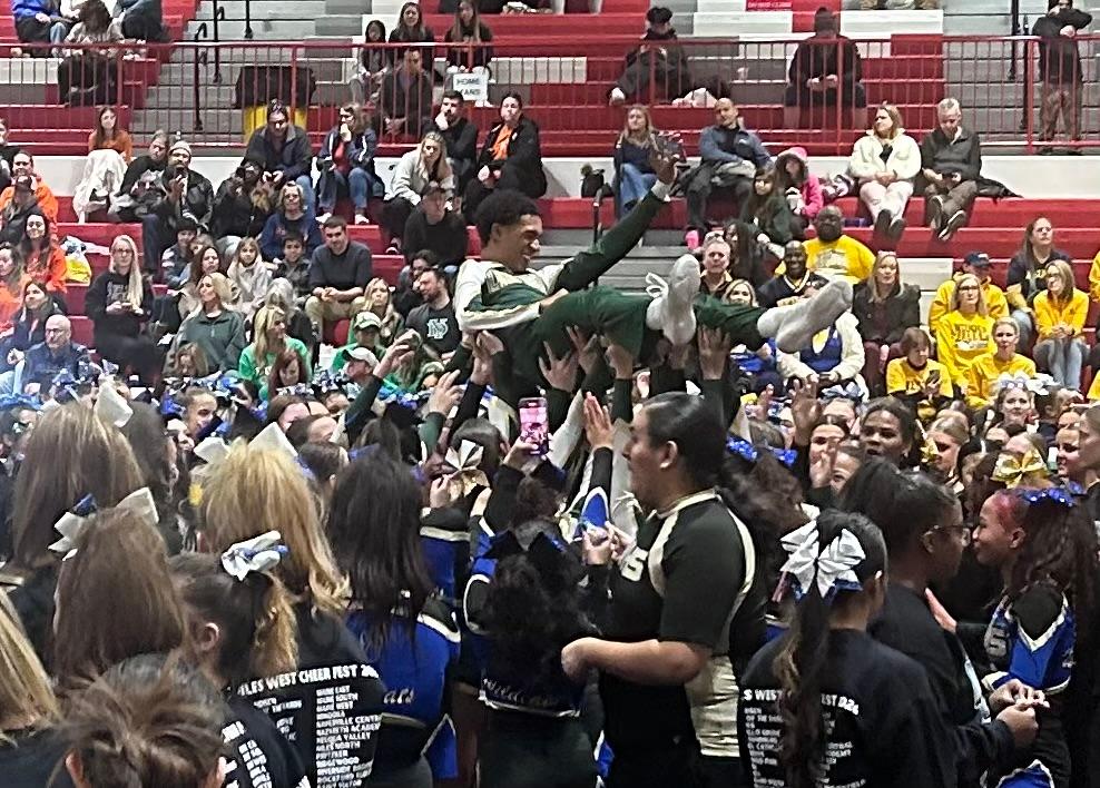 Cheer photo 1